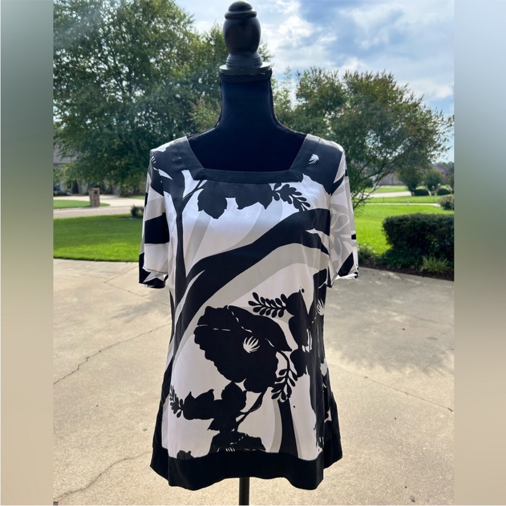 White House Black Market Black and White Floral Blouse
